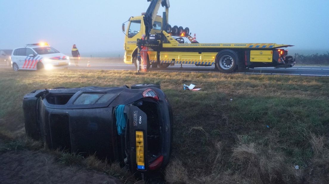 Auto belandt in de sloot bij Diffelen