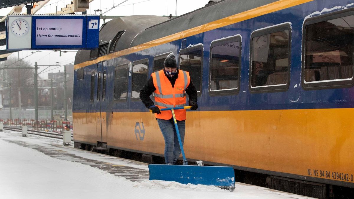 112-nieuws: Woningbrand in Beerta onder controle, omliggende huizen ontruimd • Brandweer redt kat ui