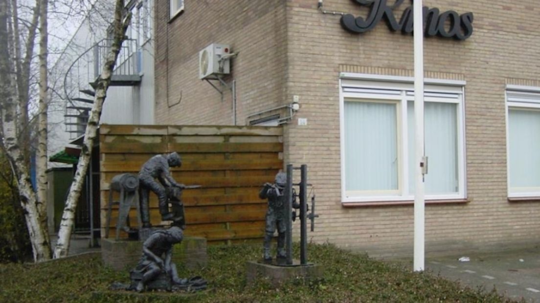 Bronzen beelden toen ze er nog stonden