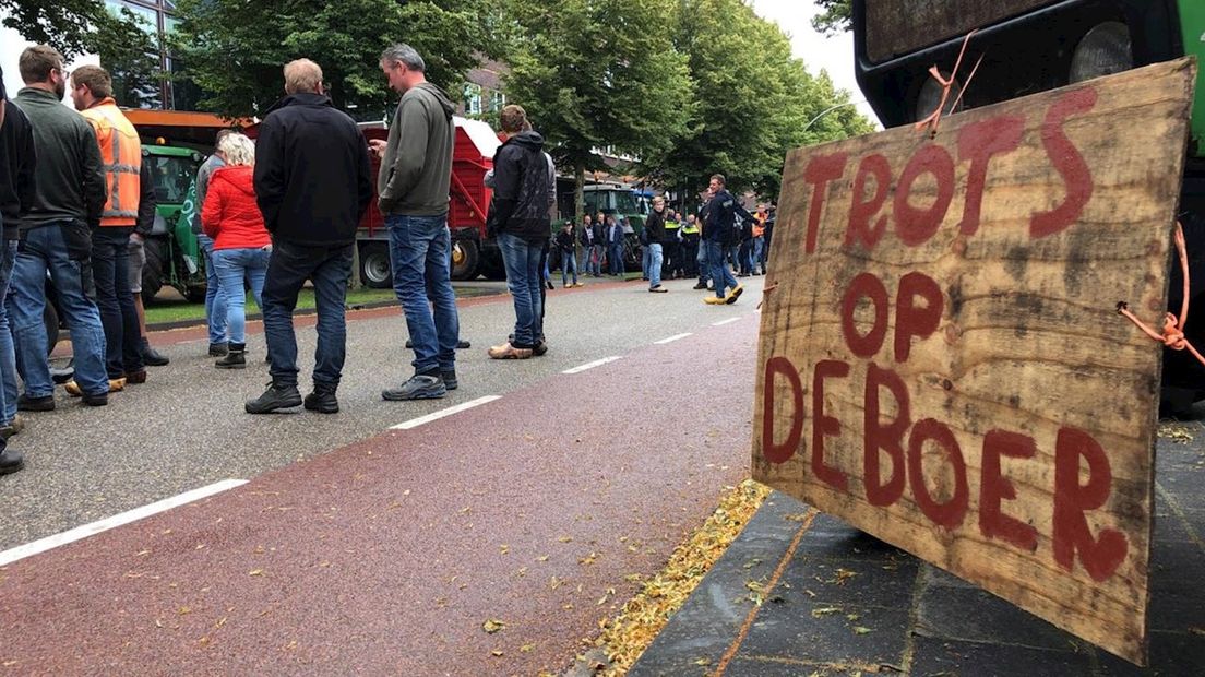 Meer dan honderd boeren doen aangifte bij politie in Zwolle