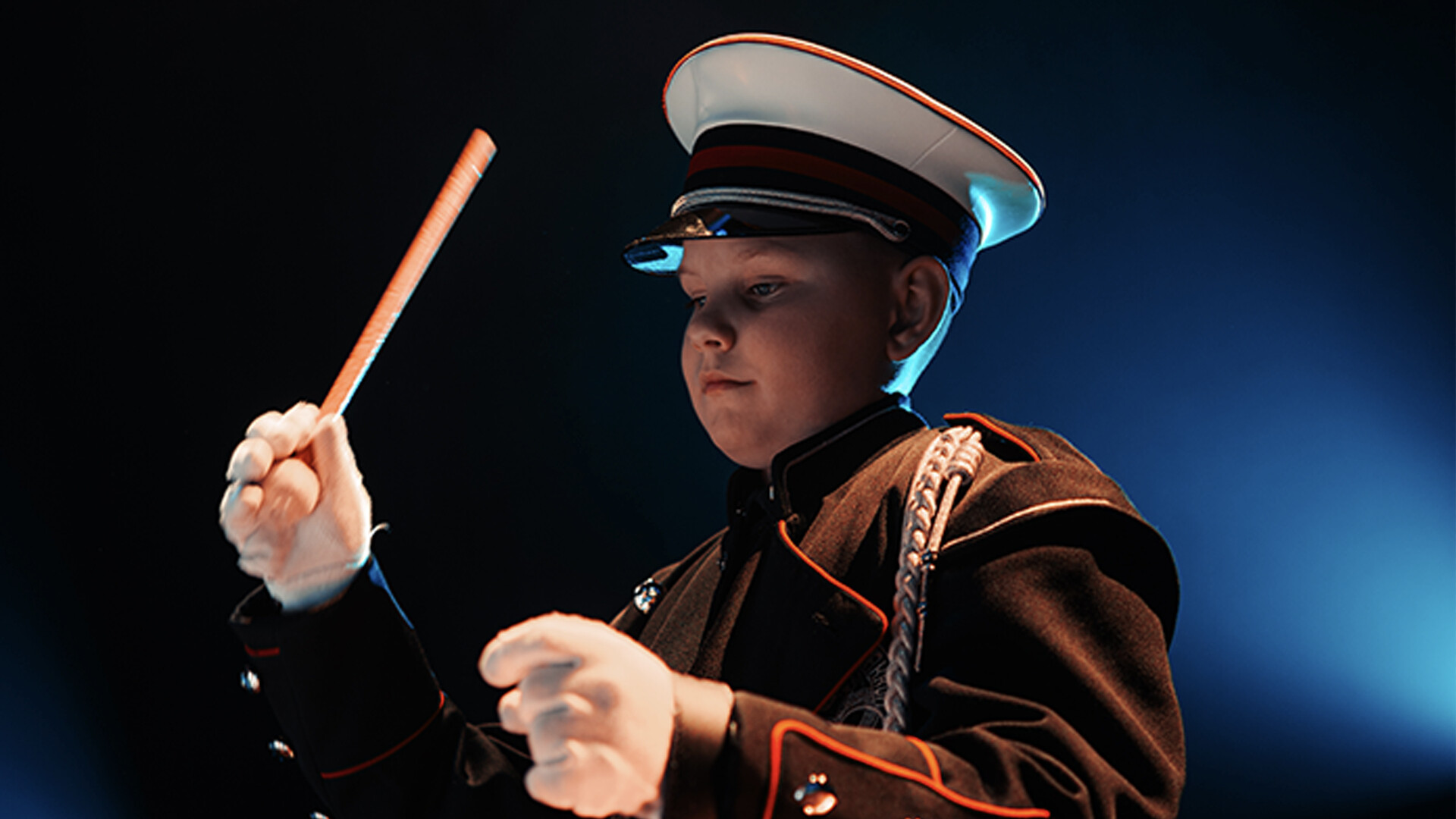 Falco bij een optreden van Drumband Hallelujah met ZEA