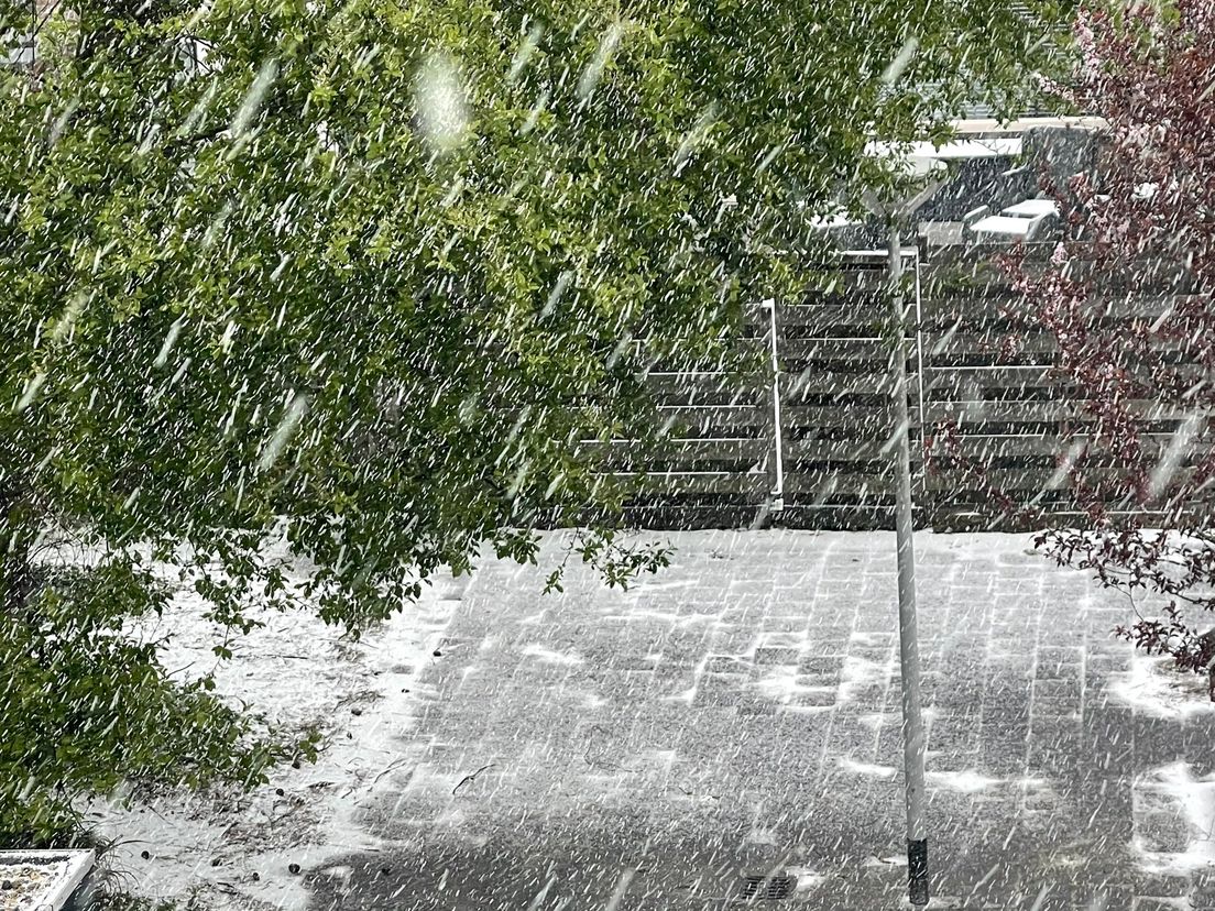 Sneeuw in Barendrecht in april 2021, foto ter illustratie