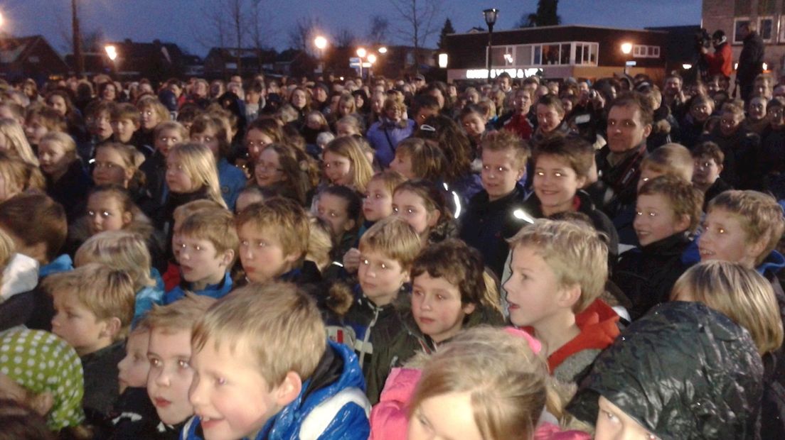 Drukte bij huldiging Erwin Nyhoff