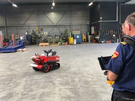Deze blusrobot knapt de vuile klusjes op voor brandweer IJsselland