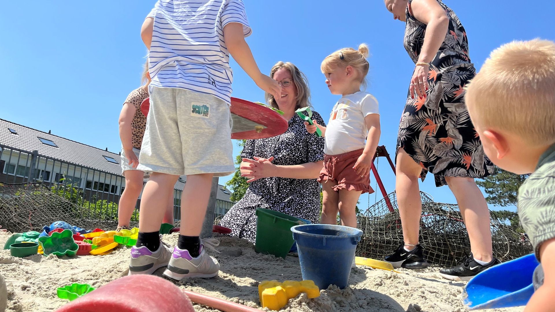 Buitenspelen bij kinderopvang De Hoeksteen in Dokkum