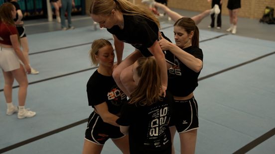 Maudé (23) is cheerleader en leeft haar droom op WK in Amerika Home