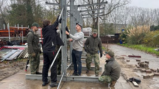 Militairen trainen en overnachten in ecotuin: 'Soms heb je sterke mannen nodig' Home