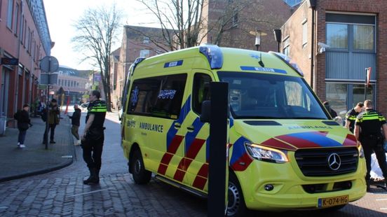 Fietser raakt gewond bij ongeluk Amersfoort. Fietser raakt gewond bij ongeluk Amersfoort.