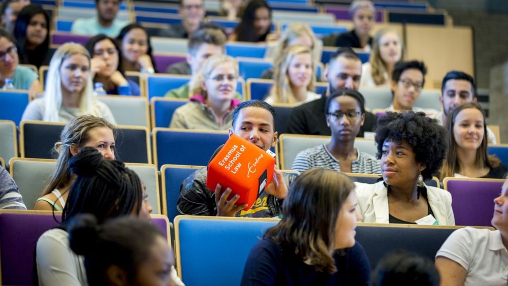 Hogeschool Viaa in Zwolle weer beste middelgrote hogeschool van