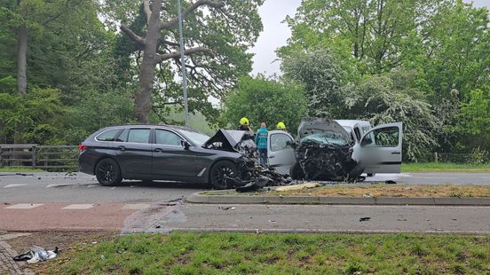 Kind en bestuurder gewond bij ongeval met drie auto's
