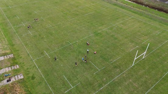 Rugbyvereniging in Meppel heeft last van hondenpoep