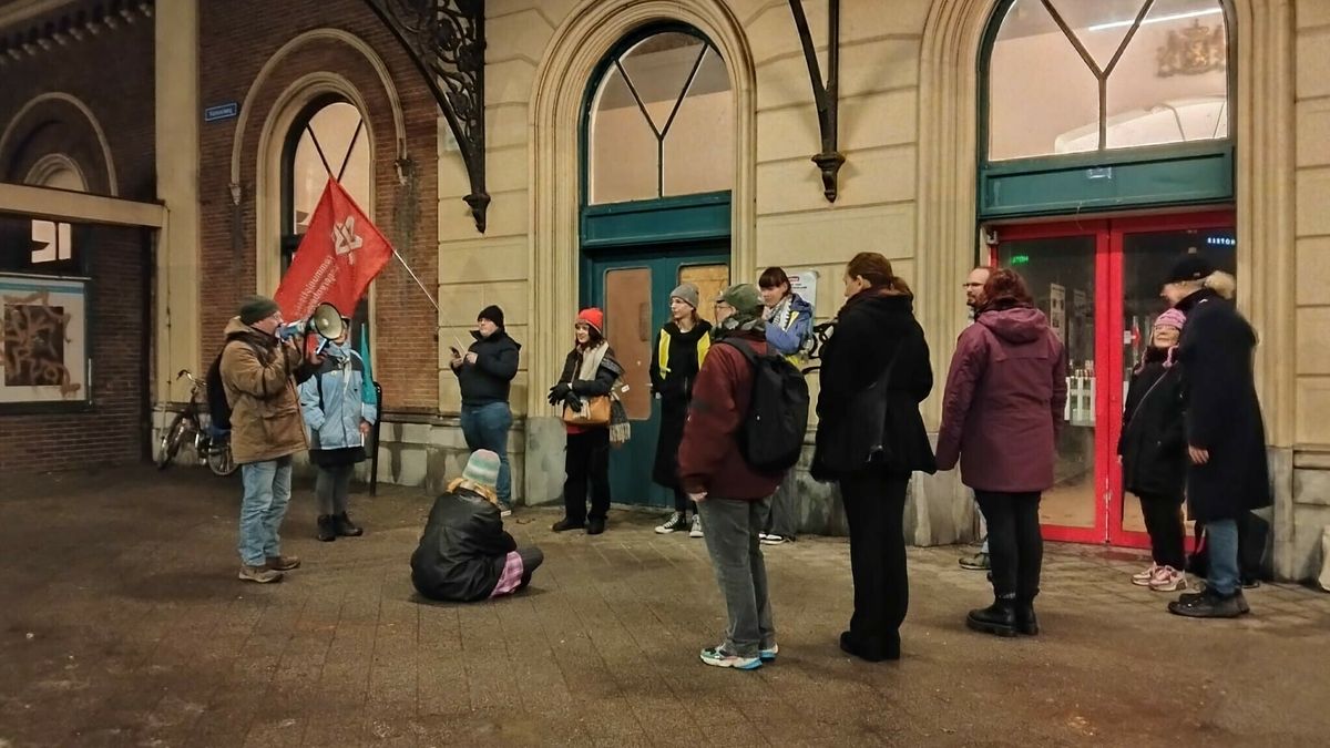 Protest in Middelburg tegen Amerikaans optreden in Venezuela: 'Ik walg van hoe de VS nu handelt zond