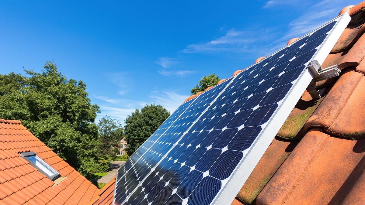 Zonnepanelen op je dak? In Overijssel stijgt de energierekening straks flink