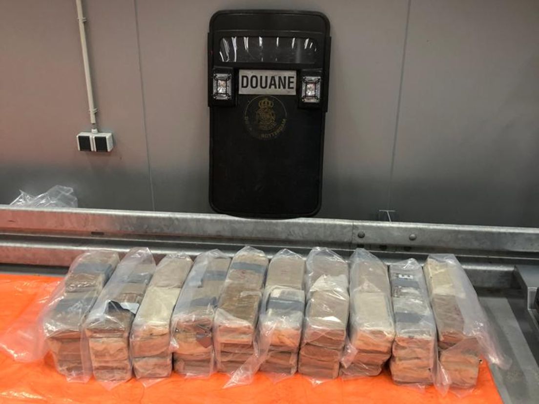 Honderd kilo coke tussen bananen in de Rotterdamse haven