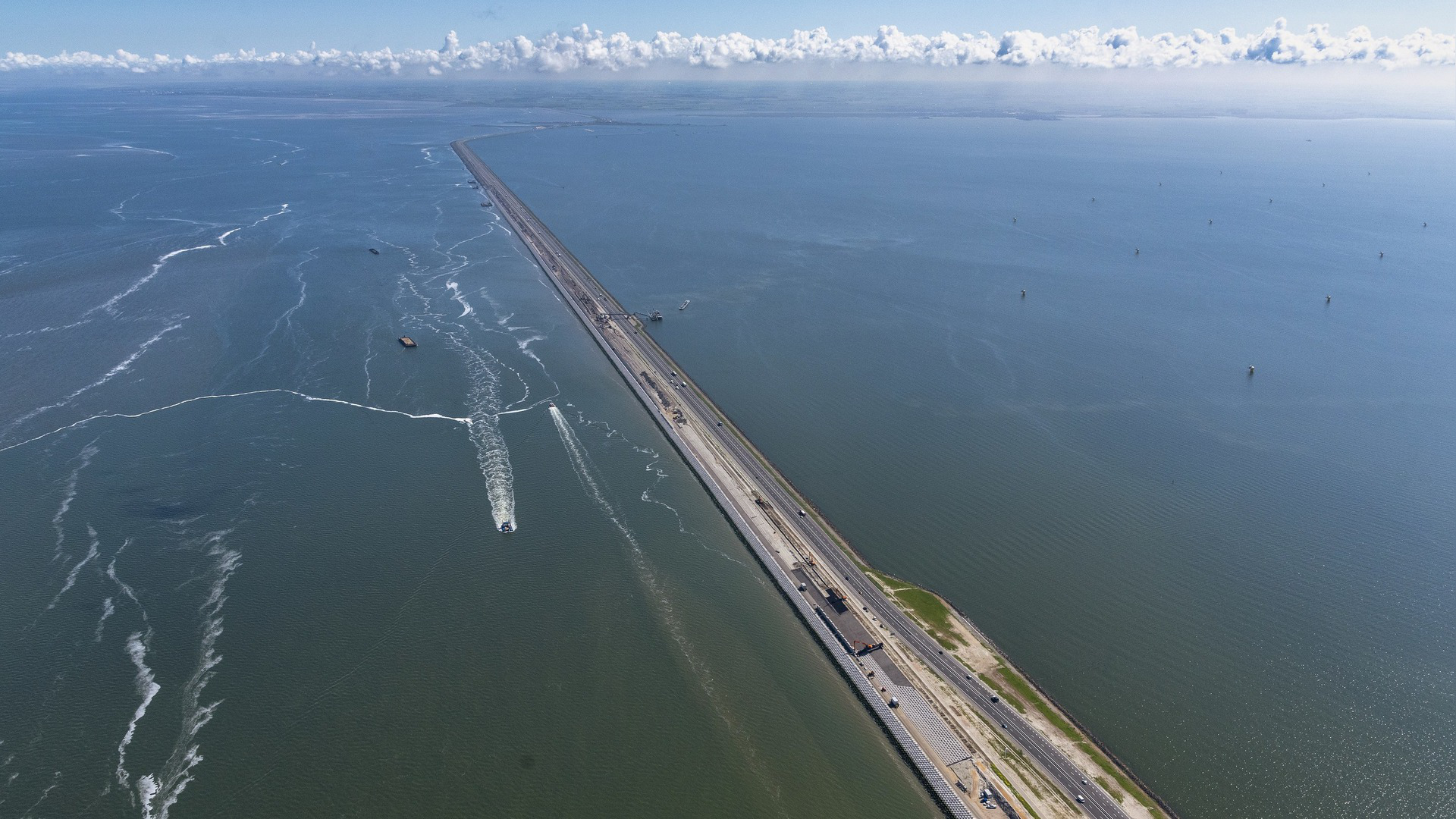 Afsluitdijk hele nacht in beide richtingen dicht - Omrop Fryslân