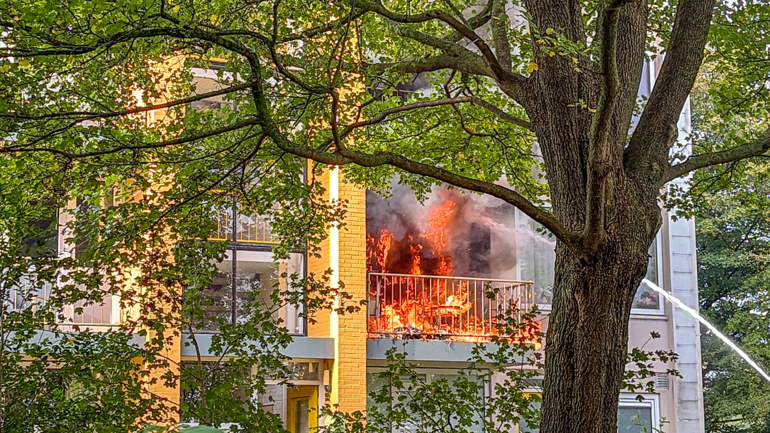 Uitslaande brand op balkon in Leeuwarden | Wisselstoring op traject Leeuwarden - Zwolle
