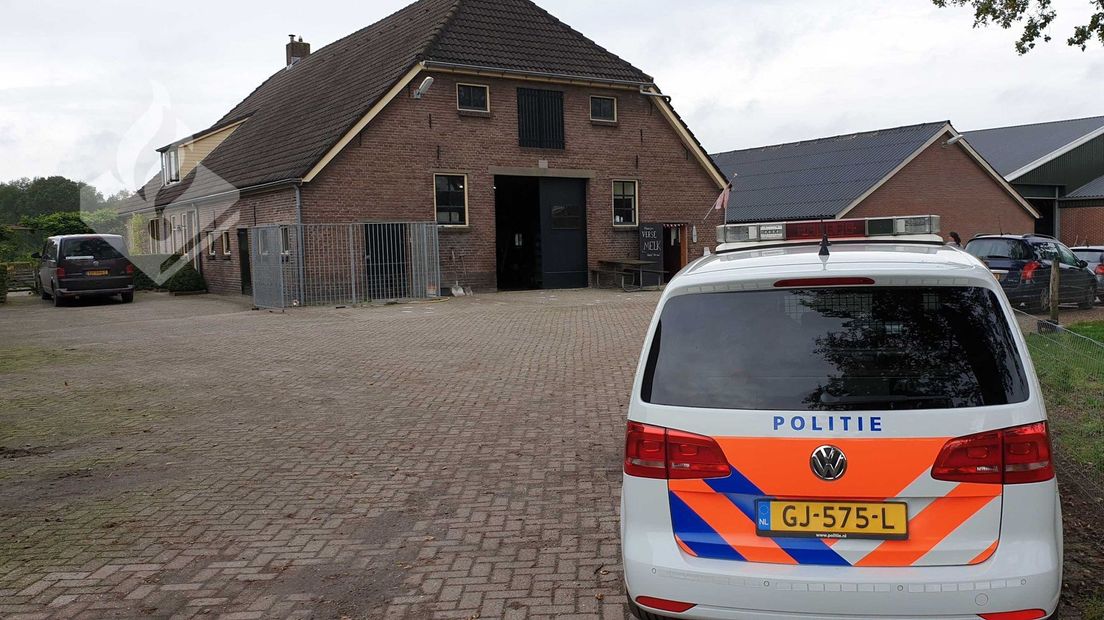 Politie bij de boer.