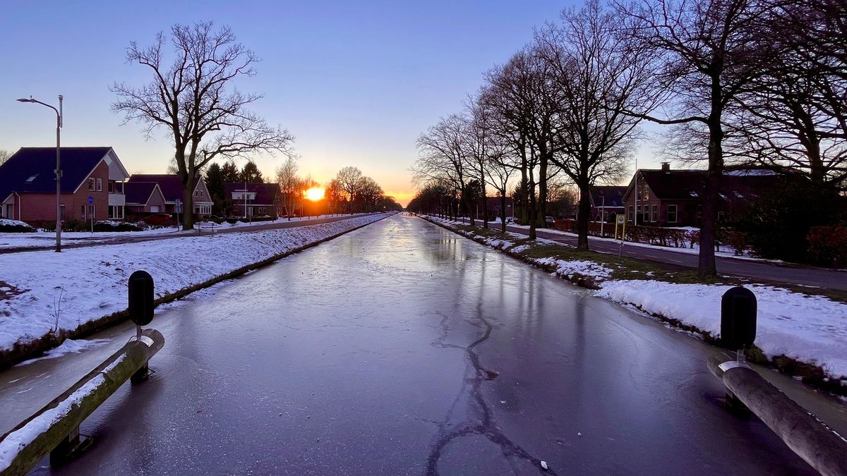 In beeld: schaatsen op natuurijs in Drenthe