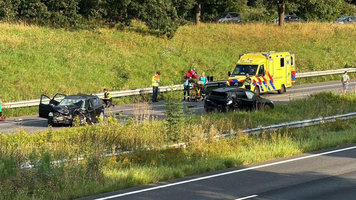 Vijf gewonden bij ongeval tussen twee auto's op A2 bij Gronsveld
