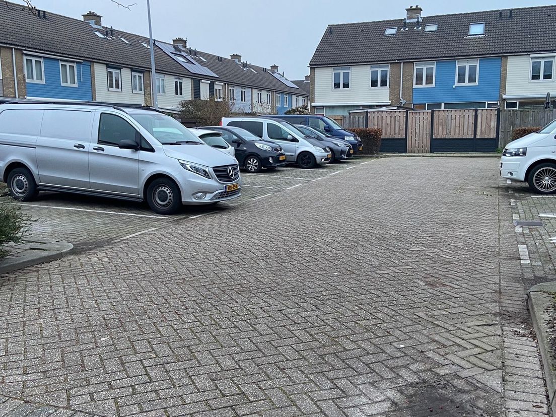 Op deze parkeerplaats werd de vluchtauto aangetroffen