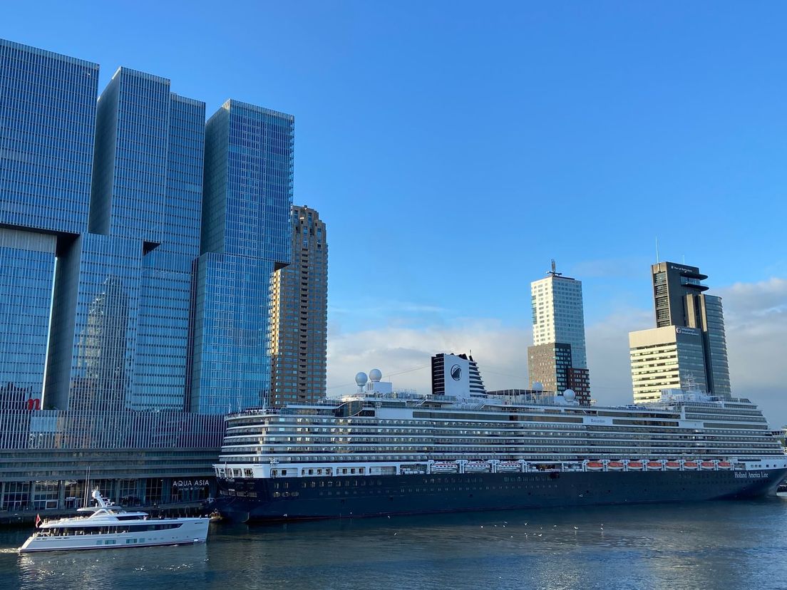 De Rotterdam VII aan de kade