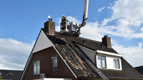 Blikseminslag en brand bij woning Haaften