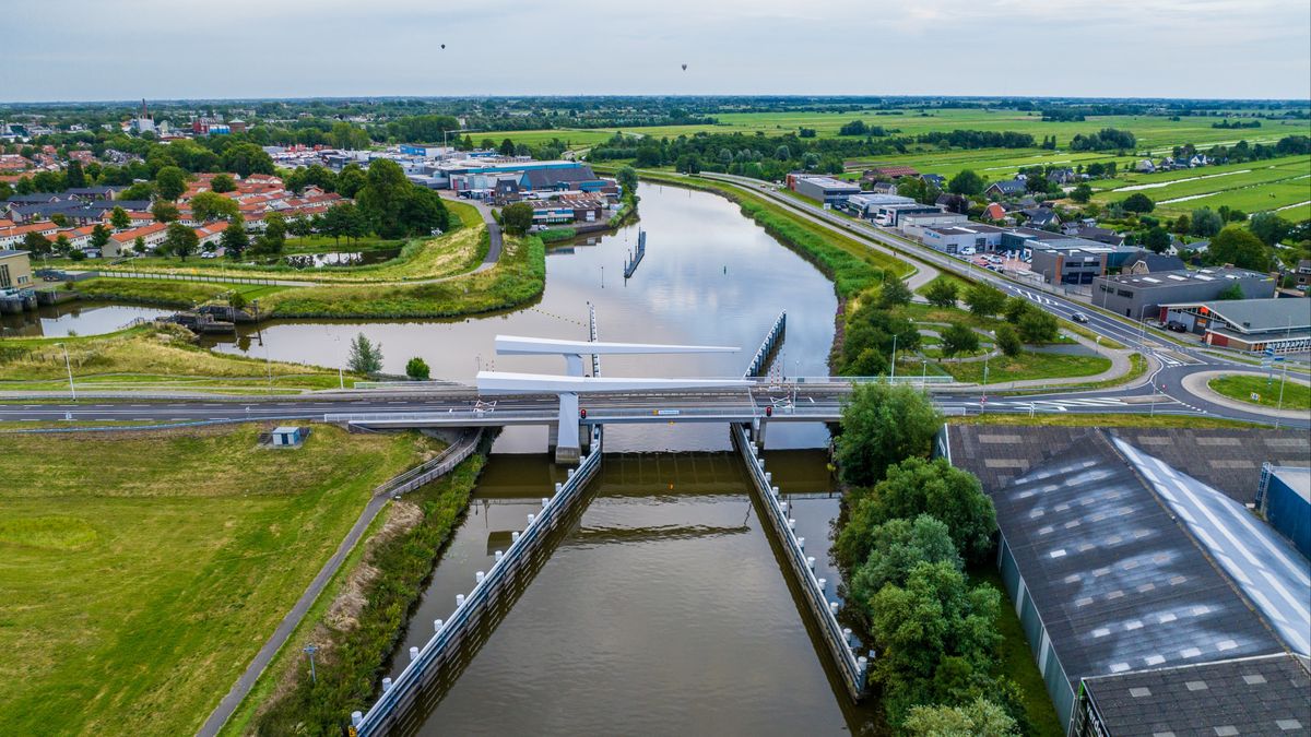 Belangrijke dijk is aan het verzakken, hoe houden drie miljoen mensen droge voeten?