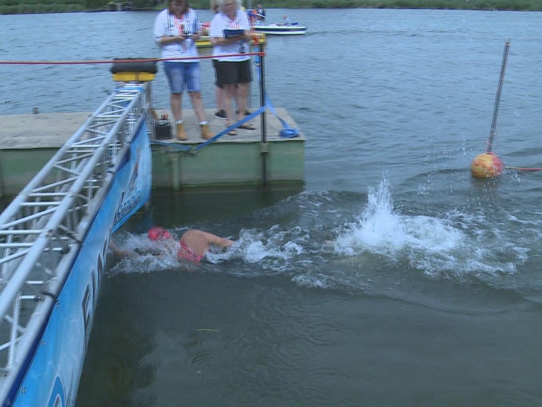 De finish van Lars Bottelier bij de olympische 10 kilometer