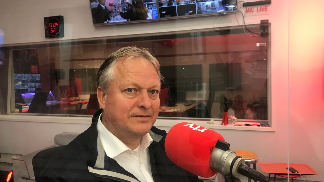 Erik Ziengs te gast in het radio Drenthe programma Cassata (Rechten: Margriet Benak / RTV Drenthe)