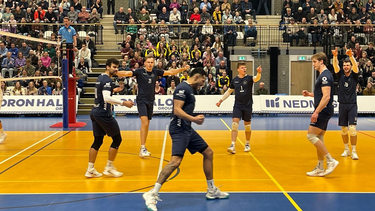 Lycurgus trakteert volle thuishal op spektakel en primeur