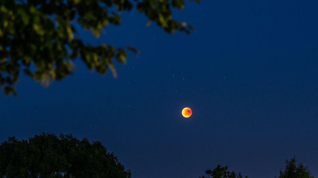 Goed zichtbare maansverduistering in Hoogeveen (Rechten: RTV Drenthe/Kim Stellingwerf)