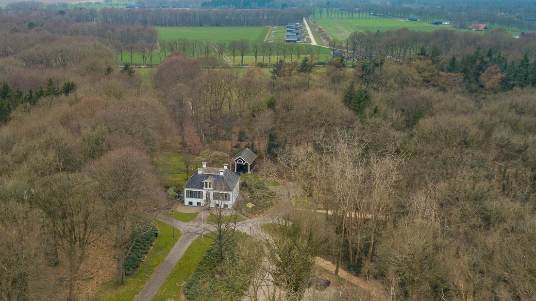 De koning bezoekt Frederiksoord en gaat onder meer naar Huis Westerbeek (Rechten: RTV Drenthe / Fred van Os)