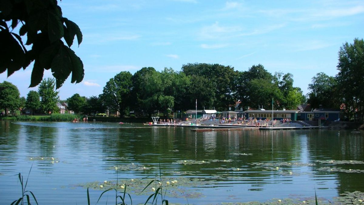 Al 102 jaar een begrip: in Tuindorpbad Hengelo is het nog elke dag volle bak