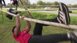 Klimmen en klauteren op survivalbaan in Assen