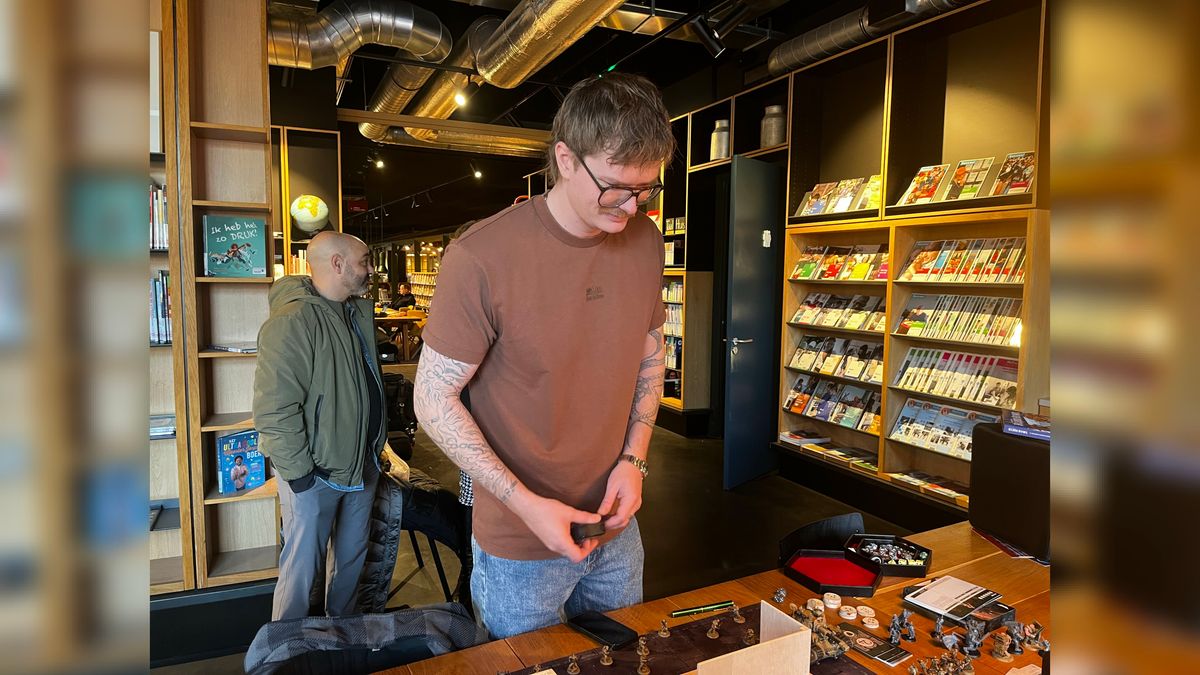 'Nerds' verzamelen in Goese bibliotheek voor uitdagende bordspellen: 'Willen mensen verbinden'