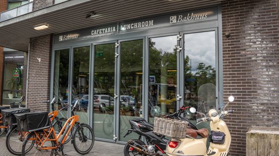 Zes ruiten ingegooid bij cafetaria: 'In tien jaar nog nooit zoiets meegemaakt' Home