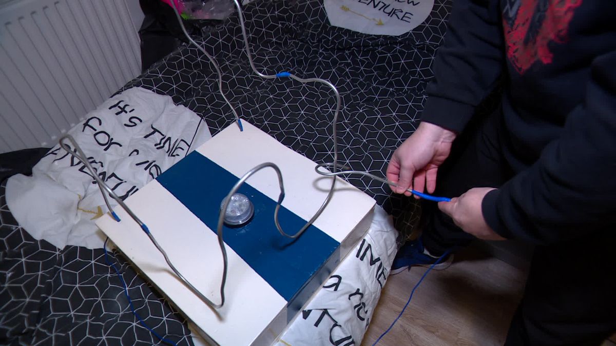 Gerard speelt een spelletje