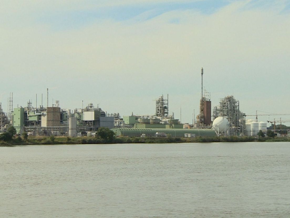 Chemours aan de Baanhoekweg in Dordrecht