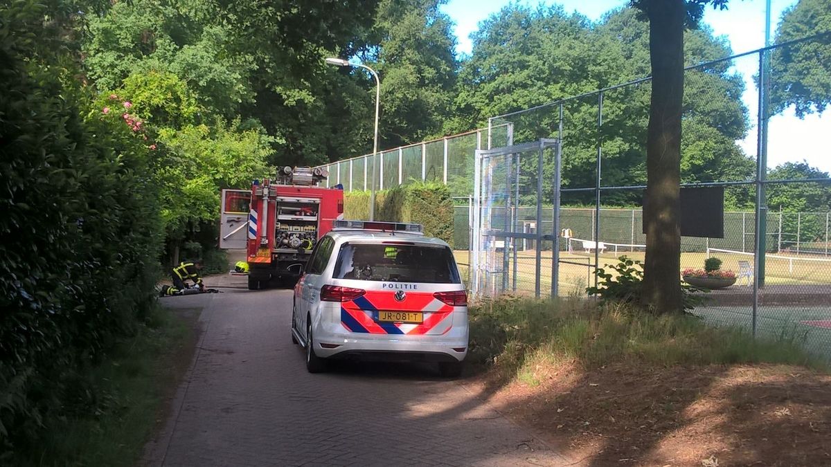 Brandweer naar gaslucht bij tennisbaan St. Odiliënberg