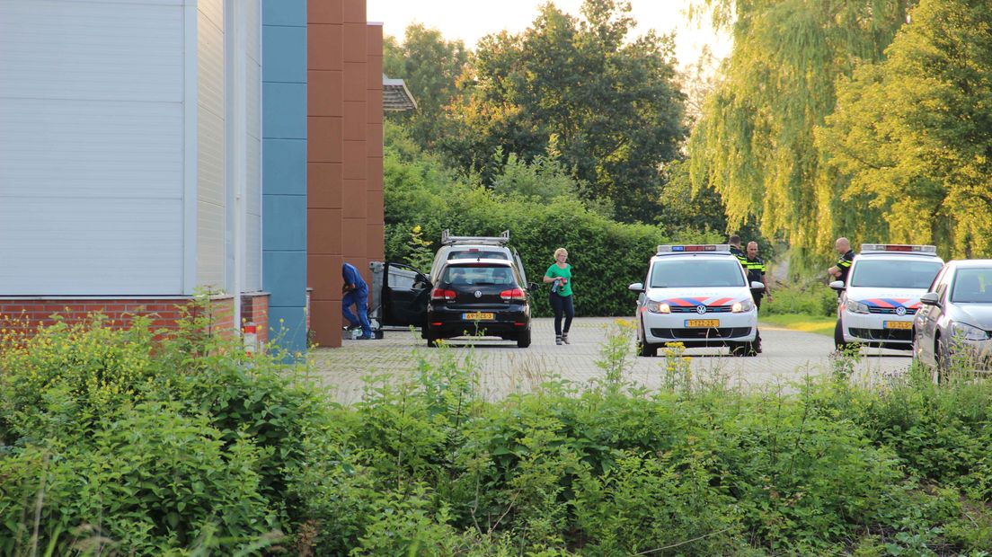 De politie heeft op een bedrijventerrein aan de Marketing in Duiven maandag een vrachtwagen gevonden met daarin 490 kilo heroïne.