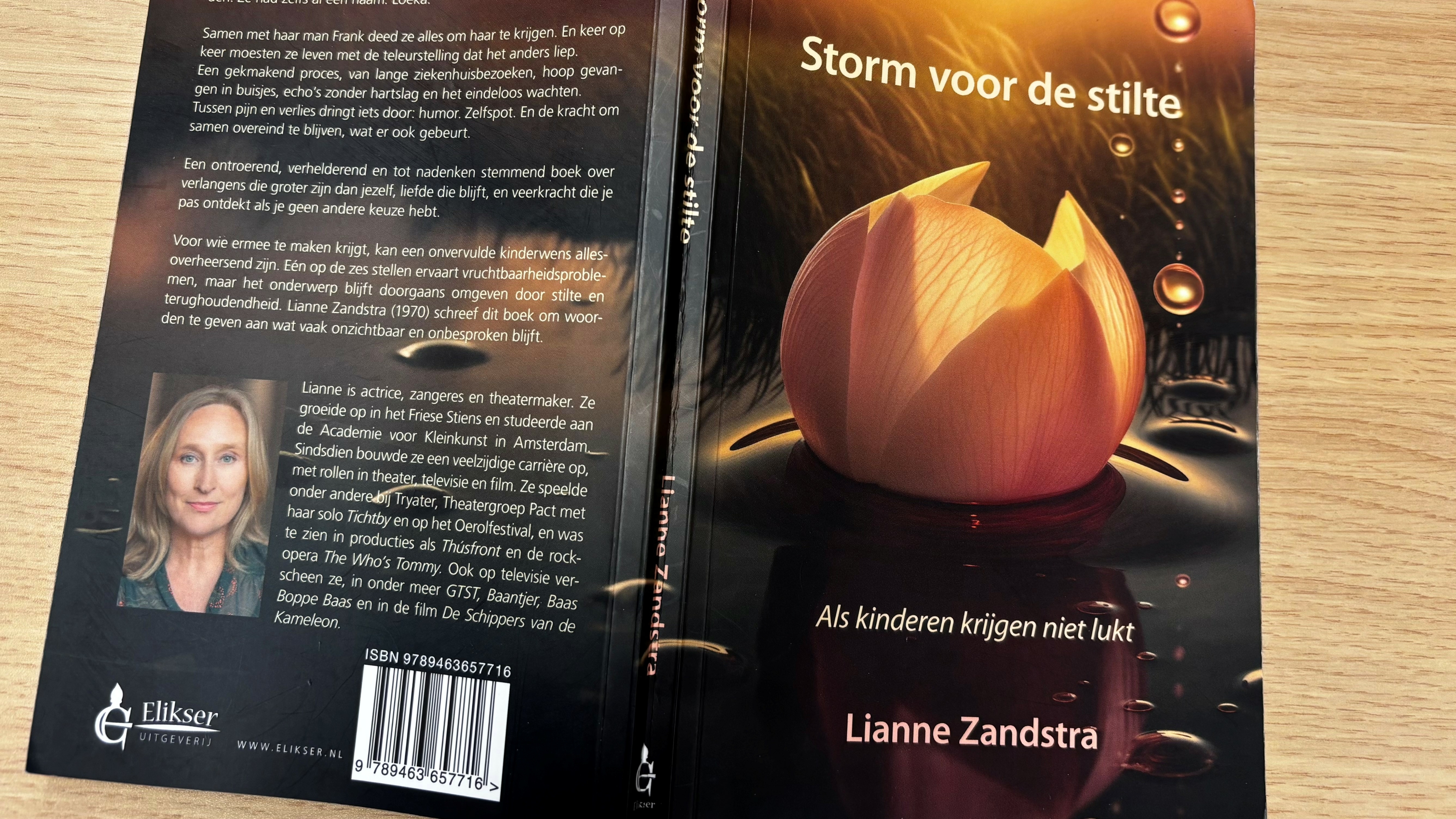 It boek dat Lianne Zandstra skreau oer de wrakseling om in bern te krijen