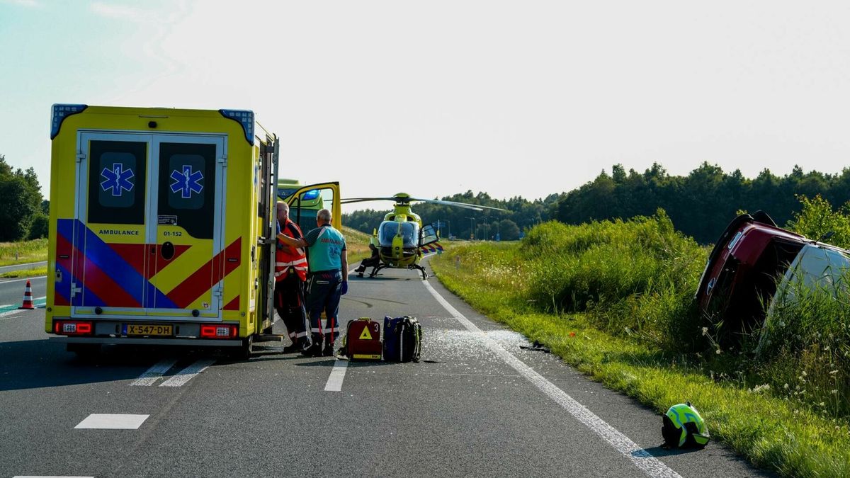 Gewonde door ongeluk met kampeerbusje bij Roswinkel