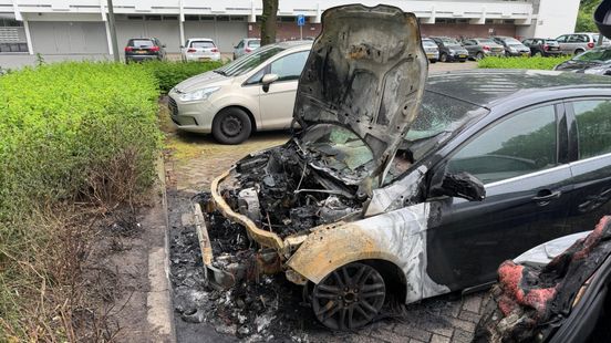 Twee auto's uitgebrand in Maastricht: politie doet onderzoek Home