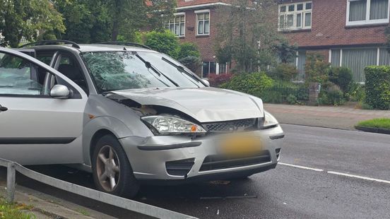Gewonde bij aanrijding in Hengelo. Gewonde bij aanrijding in Hengelo.