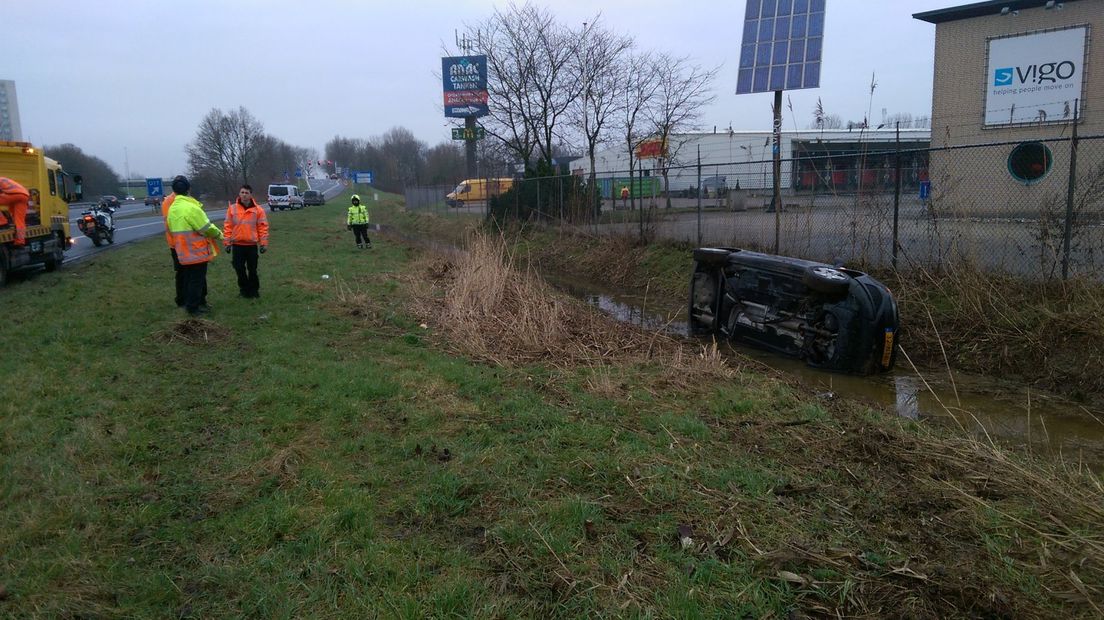 Automobiliste rijdt vanaf A325 bij Arnhem sloot in
