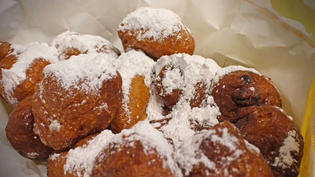 Oliebollenbakken in Frieschepalen eindigt in garagebrand