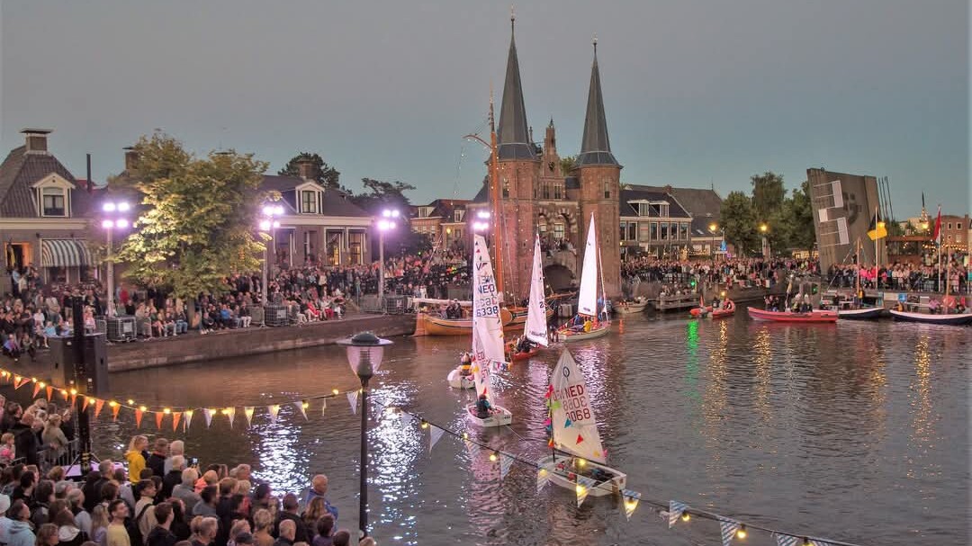 Skippers ûnder ynfloed betrape by Snitswike | Steuring op spoar tusken Snits en Starum oplost