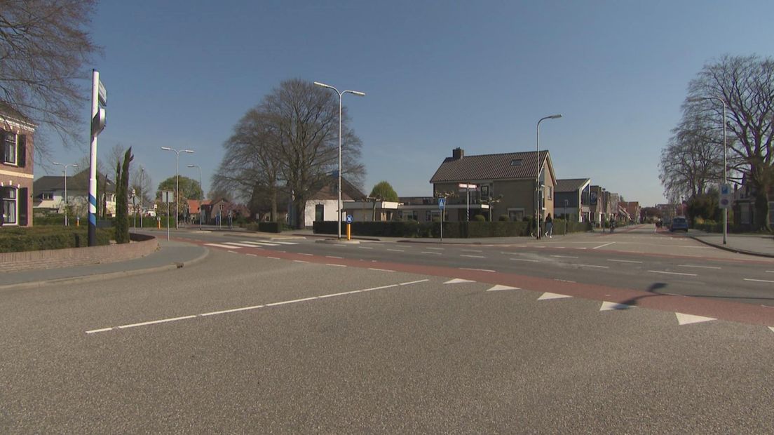 De kruising in Hardenberg waar de vrouw werd beroofd