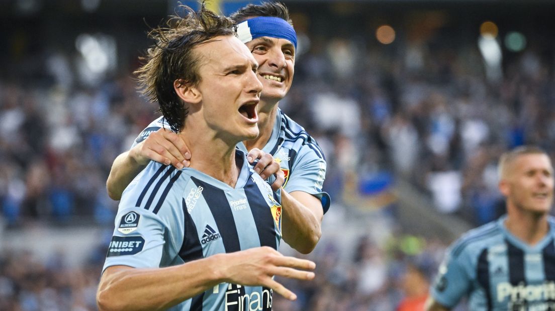 Hjalmar Ekdal is de gevierde man na een doelpunt voor Djurgårdens IF