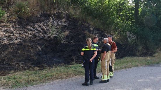 Verdachte voorwerpen gevonden na bermbrand